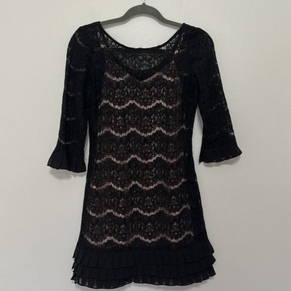 Julia Jordan Short Sleeve Ruffle Hem Lace Mini Dress Size 2